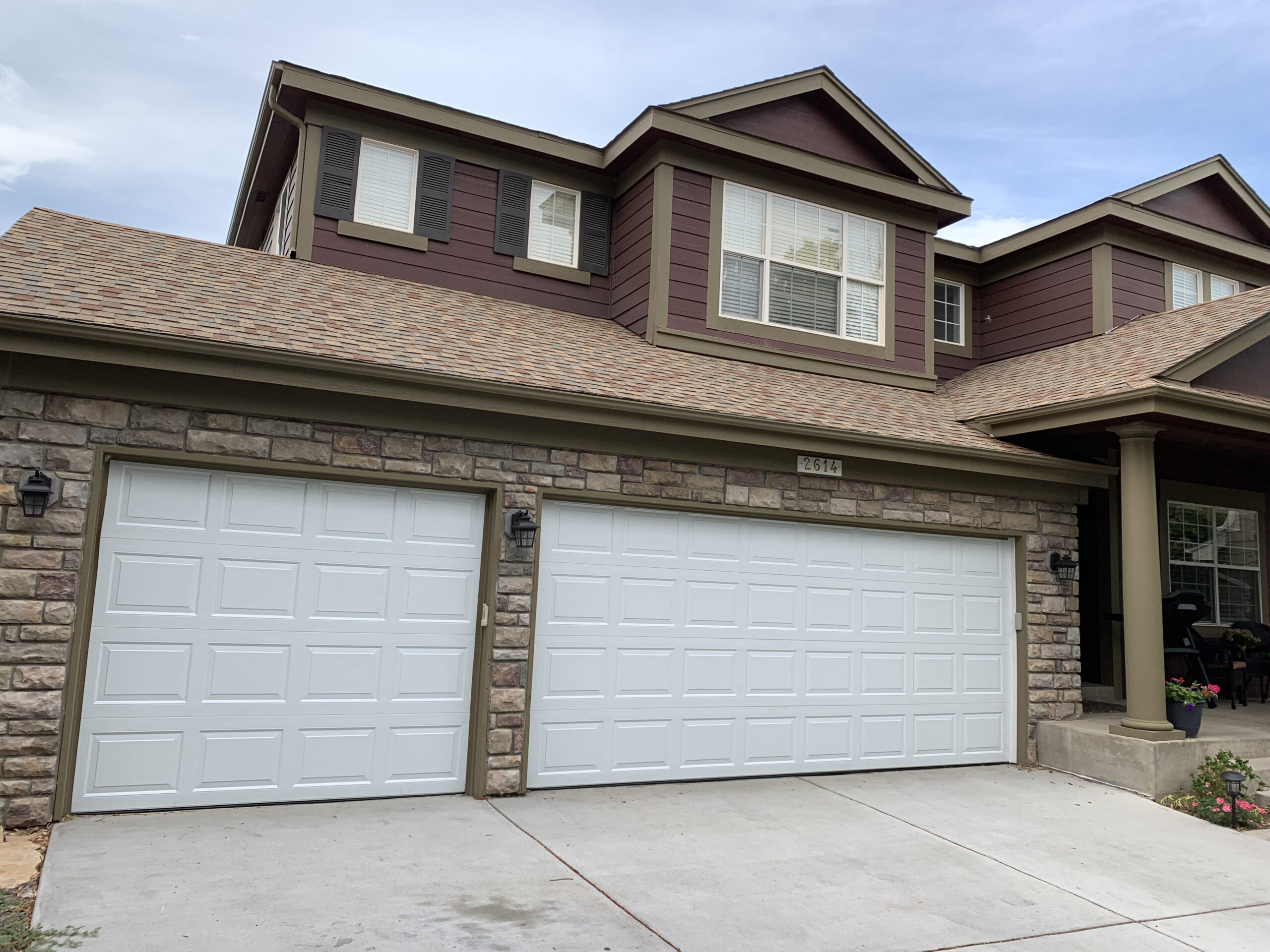 Standard traditional garage doors
